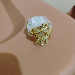 Size 7 Gold Leaf Crystal Statement Ring